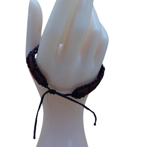 Handmade Bracelet for Women Woven Macrame Thread - Picture 5 of 7